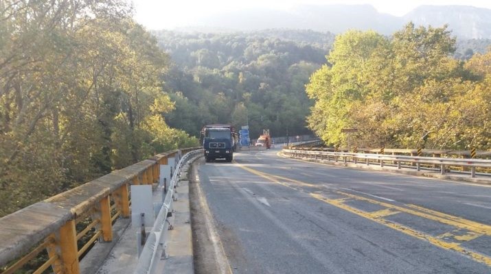Να ολοκληρωθούν άμεσα οι εργασίες στη γέφυρα Τεμπών
