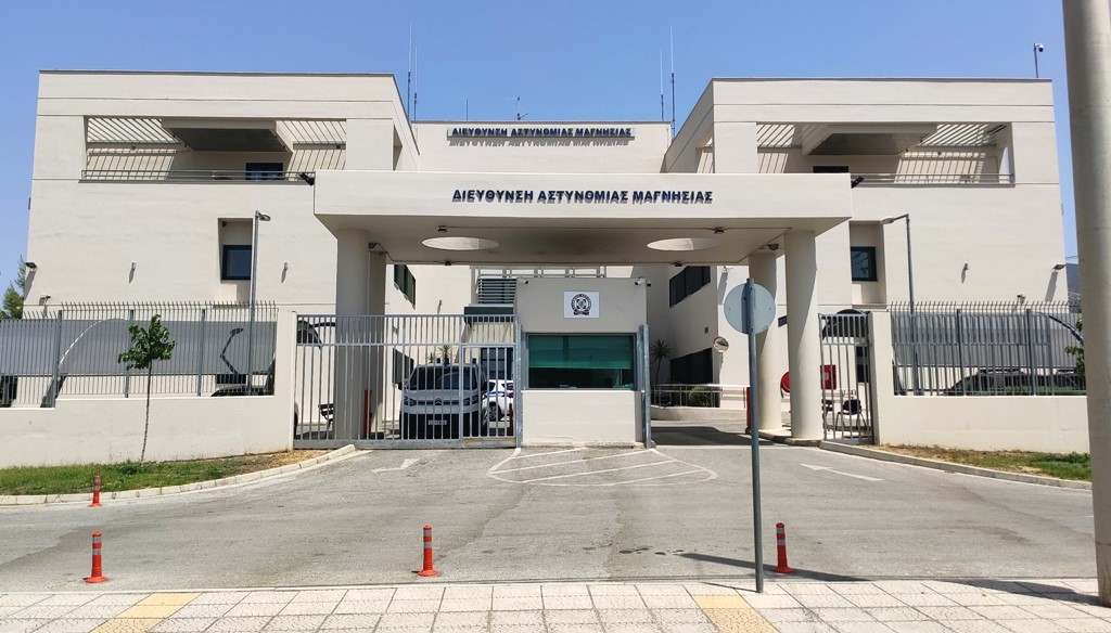 Προσπάθησε να “πασάρει” ηρωίνη σε 20χρονο στα κρατητήρια