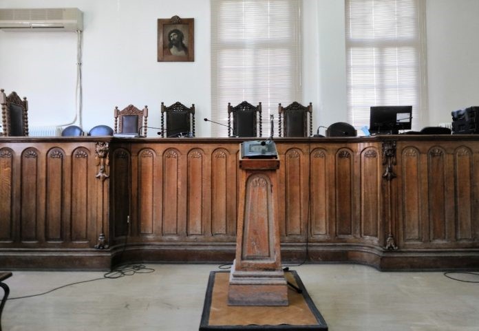 33χρονη Λαρισαία δάγκωσε τον πρώην σύζυγό της!