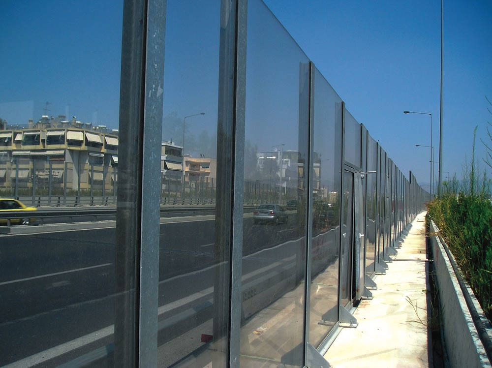 Hχοπετάσματα 10 χλμ κατά μήκος των γραμμών του ΟΣΕ