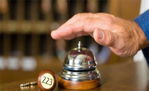 Άφησαν ένα ξενοδοχείο ανοικτό και αυτό … στη Σκιάθο!