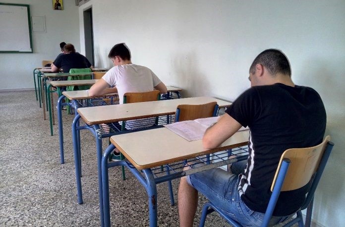 Στη μάχη των πανελλαδικών 1.943 υποψήφιοι