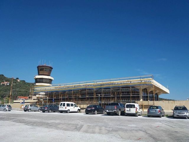 Έφτασαν οι πρώτοι Βρετανοί στη Σκιάθο