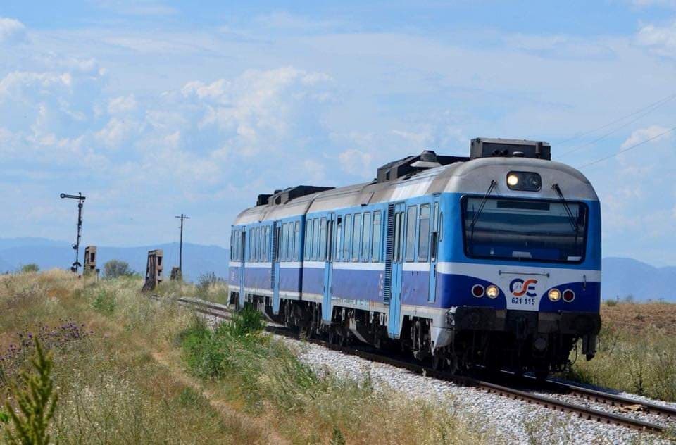 Άγνωστοι έριχναν πέτρες στο τρένο έξω από τον Βόλο