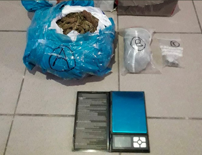 Παρέλαβαν δέμα με κάνναβη από το ΚΤΕΛ Τρικάλων