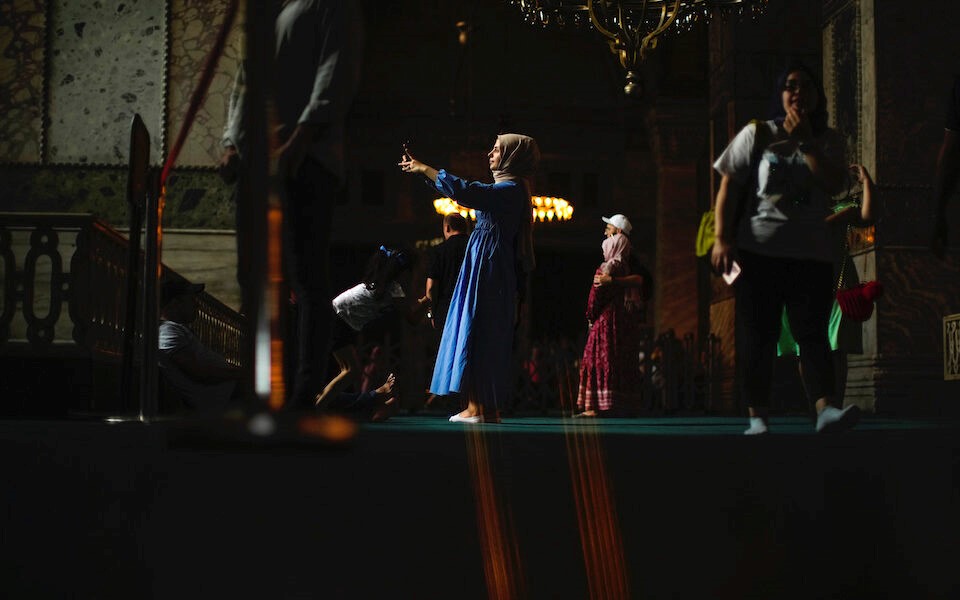 Καταγγέλλουν φθορές στην Αγία Σοφία και αδιαφορία των Αρχών