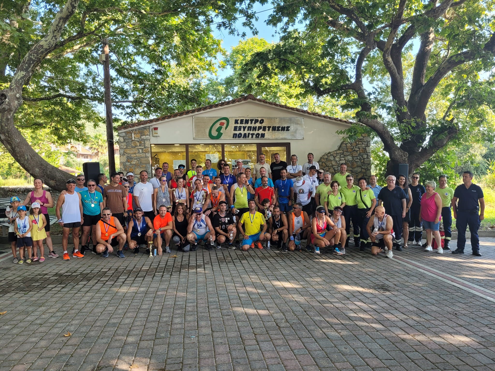 Έτρεξαν με θέα τη θάλασσα του Αιγαίου