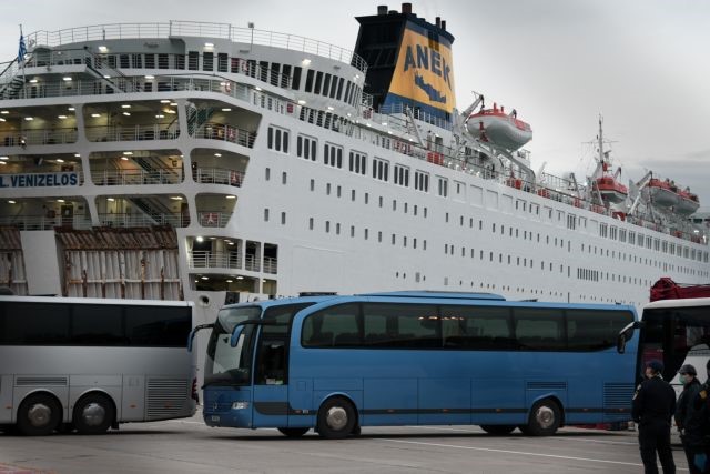 Ξεκίνησε η εκκένωση του «Ελευθέριος Βενιζέλος»