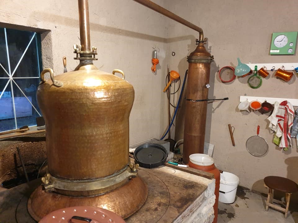 Άδεια απόσταξης σε 250 αμβυκούχους
