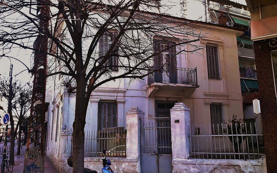 Λάρισα: Κατεδαφίζεται η ιδιωτική οικία Καπετάνου