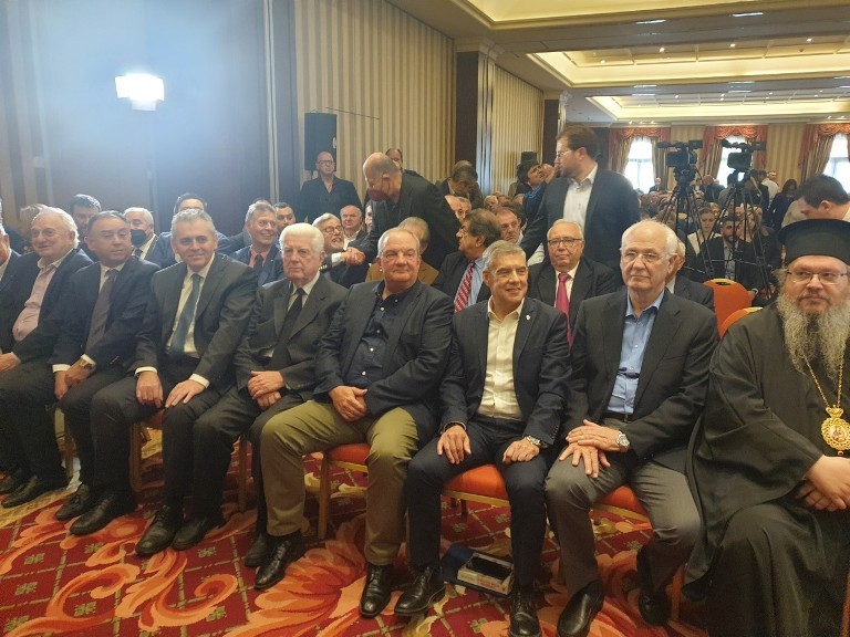 Λάρισα: Θερμή υποδοχή σε Καραμανλή