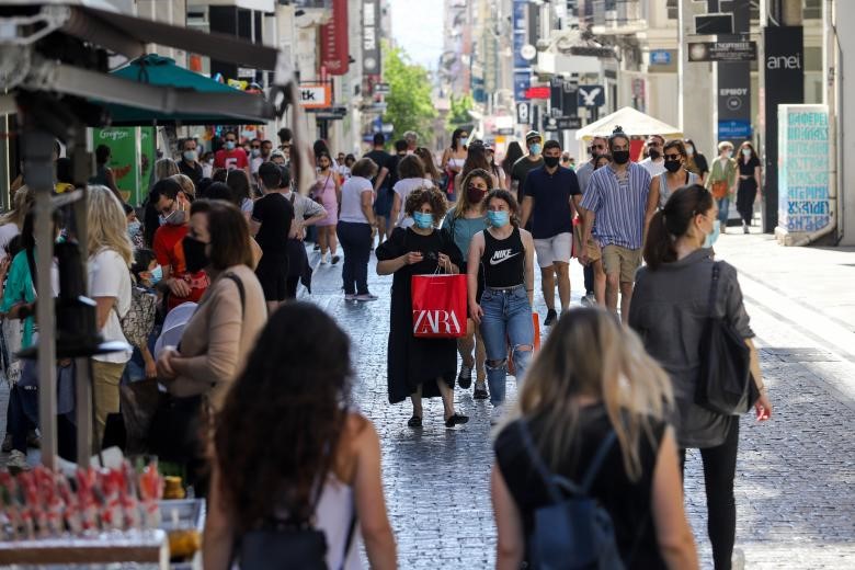 Εξετάζεται μείωση ωραρίου καταστημάτων