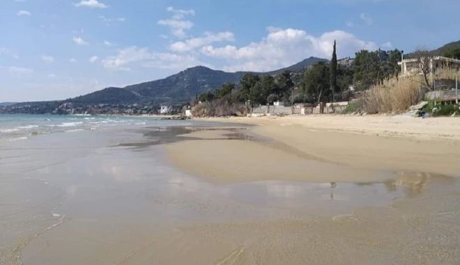 Γιατί η θάλασσα υποχώρησε ακόμα και 30 μέτρα από την ακτή