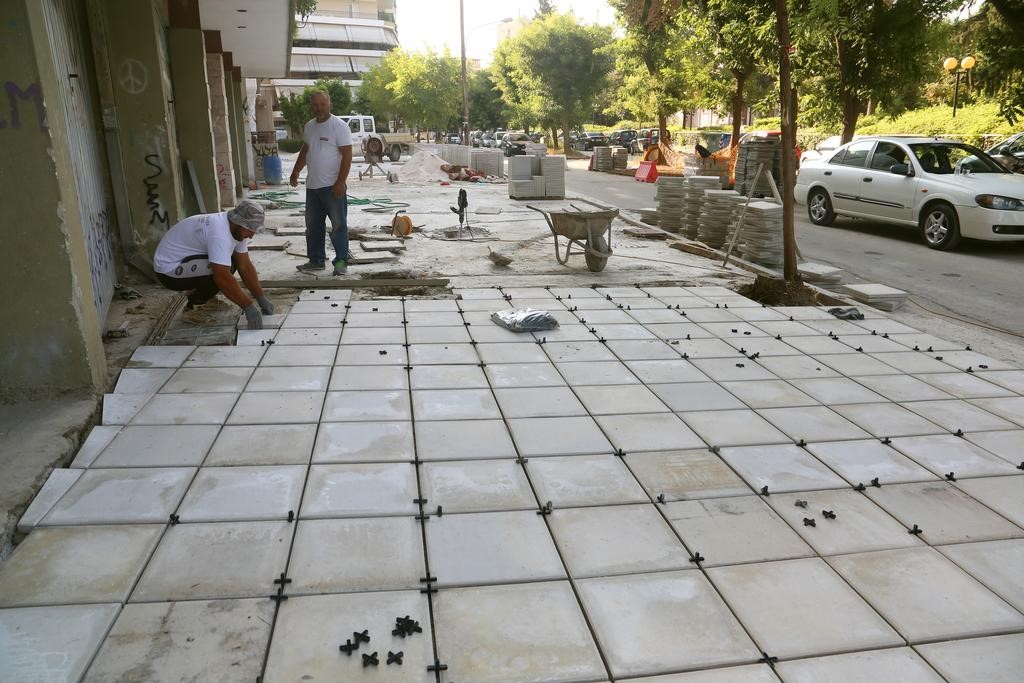 Επισκευές και συντηρήσεις πεζοδρομίων 600.000 ευρώ
