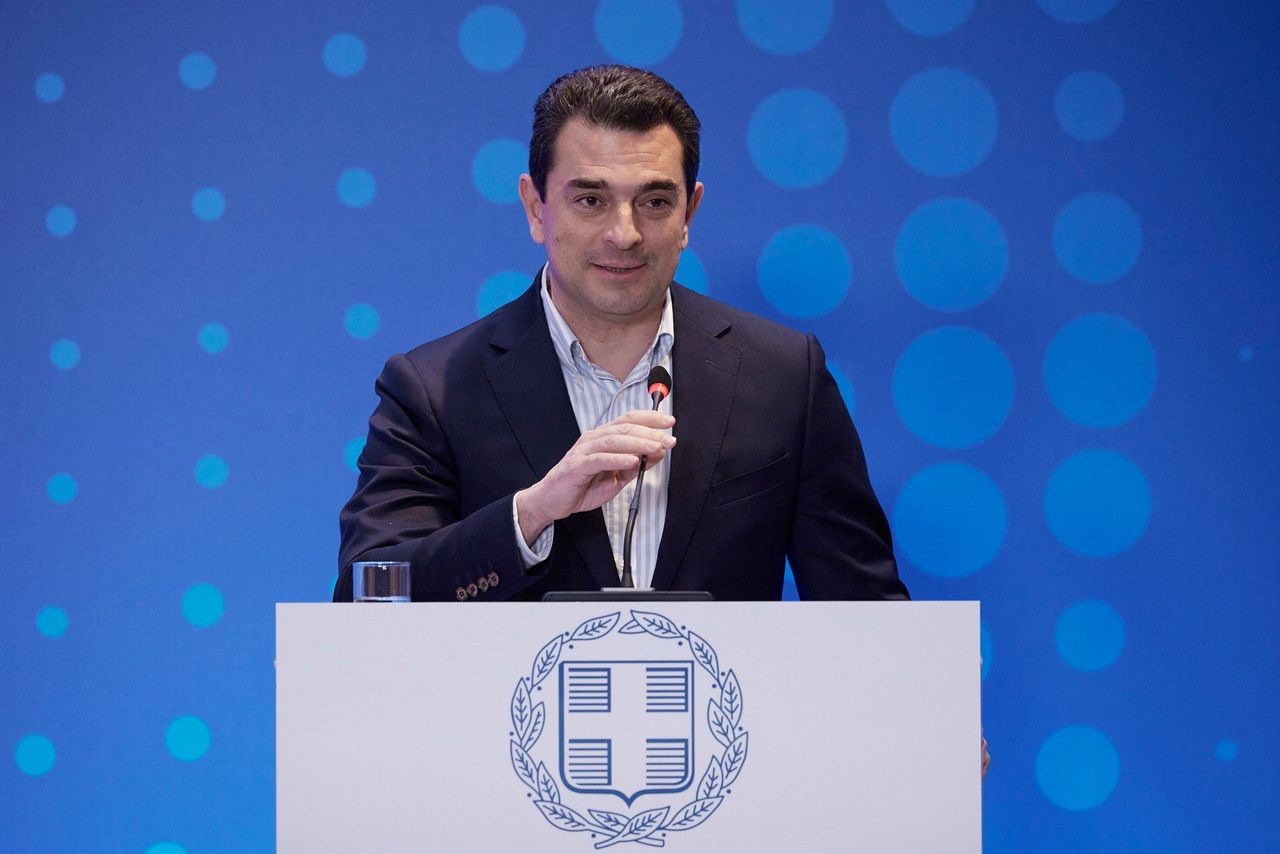 Παρά τις αλλεπάλληλες κρίσεις η κυβέρνηση τα κατάφερε