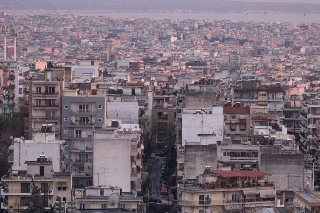 Στάση αναμονής τηρούν οι γονείς 