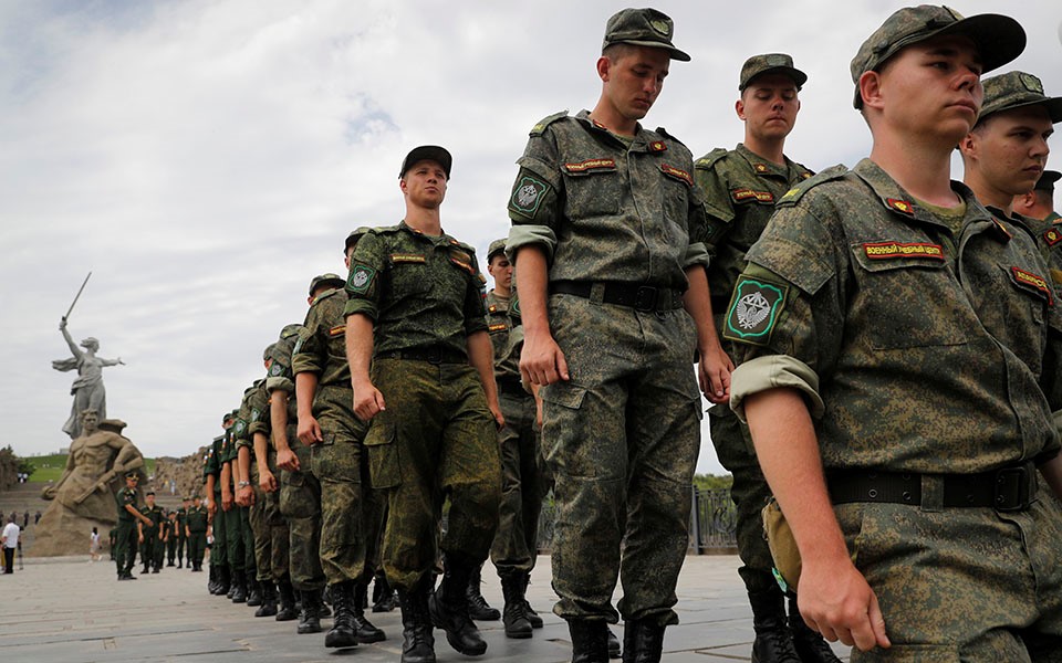 Η Μόσχα στρατολογεί εθελοντές