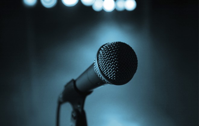 Τραγουδιστής έκλεψε χρηματοκιβώτιο φίλου του