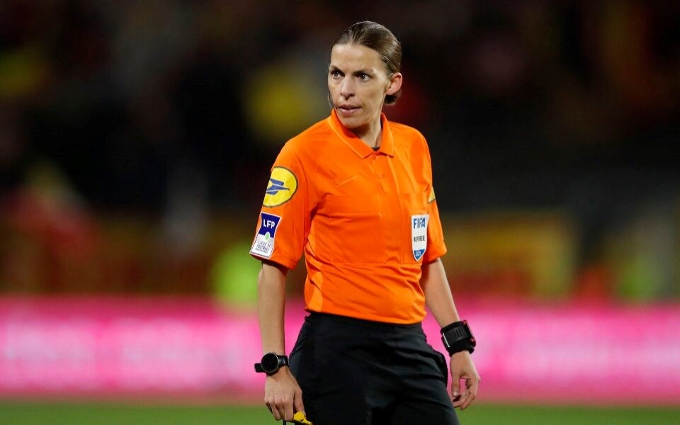 Για πρώτη φορά με γυναίκες διαιτητές