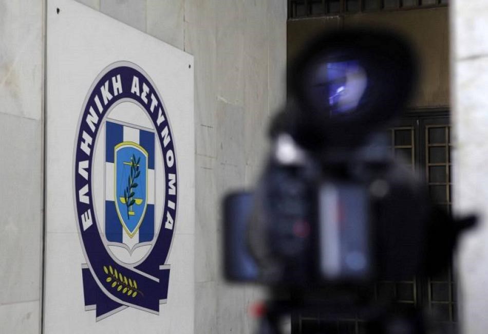 Χειροπέδες για κατοχή ηρωίνης και δενδρυλλίων κάνναβης