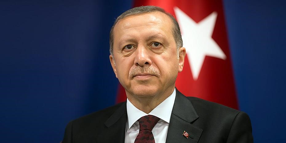 Επαναφέρει τα περί αποστρατιωτικοποίησης των νησιών