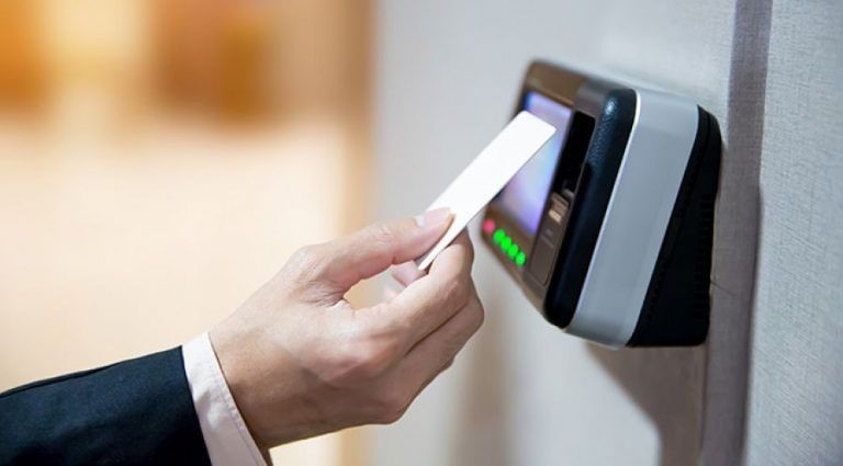 Μπαίνουν φραγμοί στα ωράρια – λάστιχο