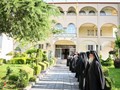 Δημόσιες αντιπαραθέσεις στην Ιεραρχία για τις αυξήσεις 