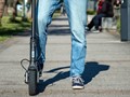 Στην εντατική 43χρονος μετά από πτώση με ηλεκτρικό πατίνι
