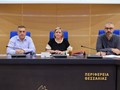 Καθιερώνει τα "Καφέ της Επιστήμης" 