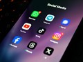 “Φρένο” στην απαγόρευση των social media για τους κάτω των 15