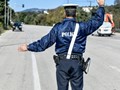 Oδηγούσε (υπηρεσιακό) όχημα ενώ του αφαιρέθηκε το δίπλωμα