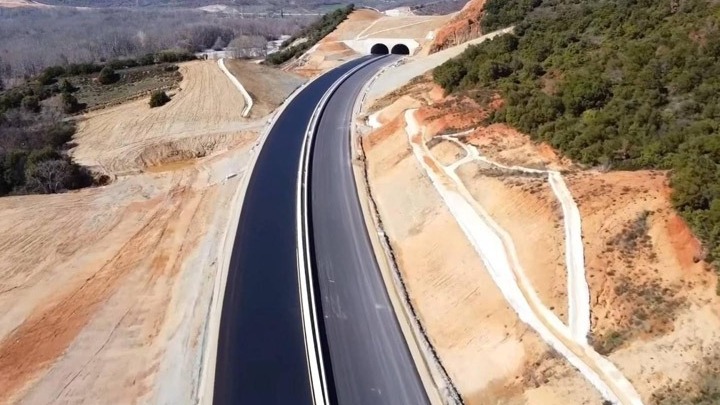 Την άνοιξη παραδίδεται πλήρως σε κυκλοφορία ο αυτοκινητόδρομος Ε65