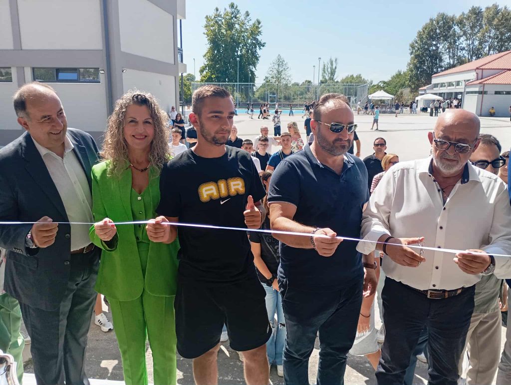 Εγκαινιάστηκαν στη Φαρκαδόνα τα δυο σχολεία που έπληξε ο «Daniel»