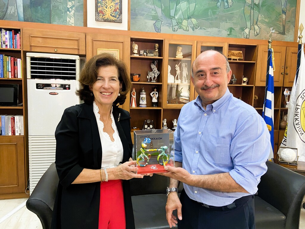 H πρέσβειρα της Γαλλίας στον Δήμο Τρικκαίων 