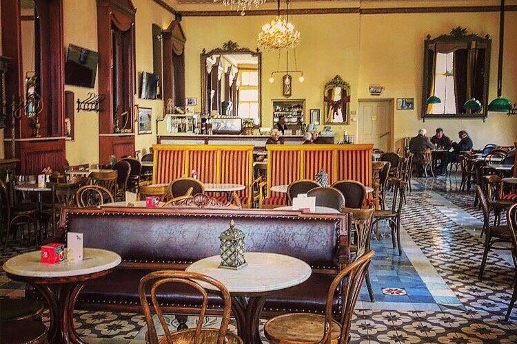 Τι είναι τα Καφέ της Επιστήμης που φέρνει η Περιφέρεια σε Τρίκαλα και 8 πόλεις