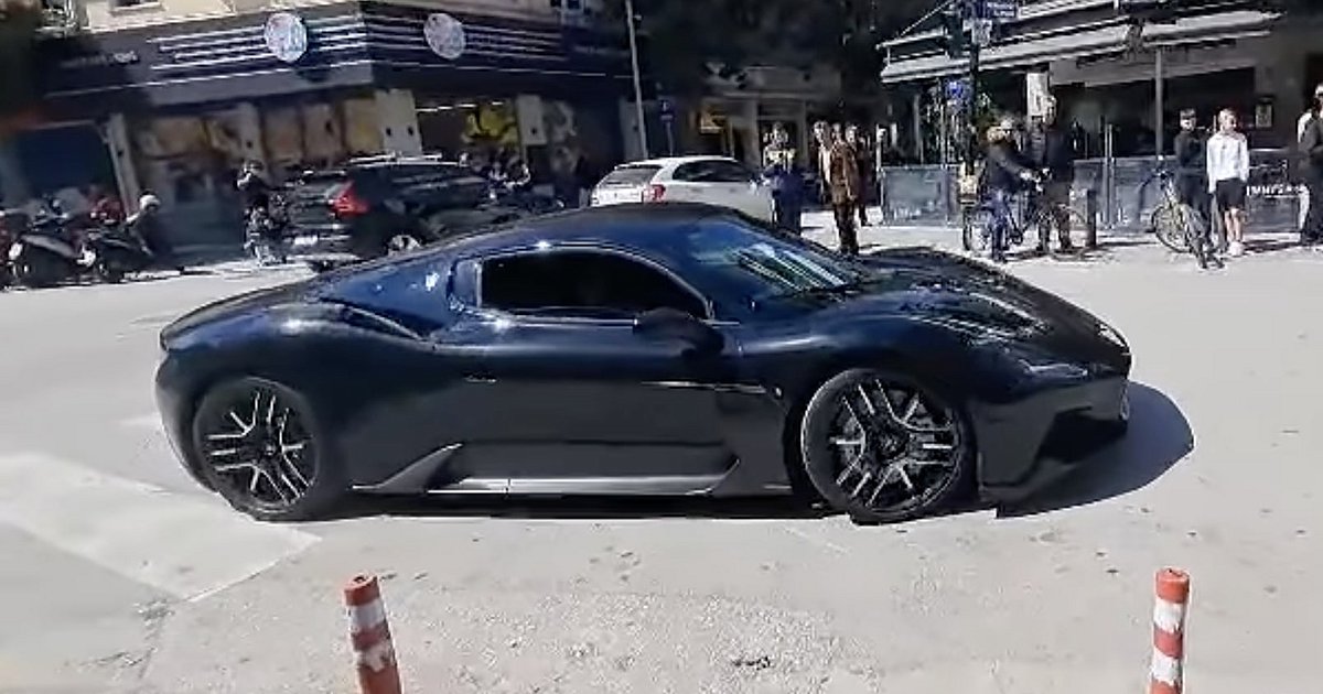 Βόλτα στα Τρίκαλα με Maserati για τον Αλέξανδρο Πασχαλάκη