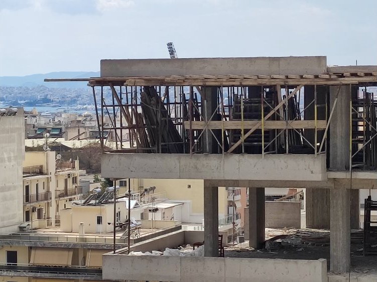 Θεσσαλία: Νέα "βουτιά" 25% για τις οικοδομικές άδειες τον Απρίλιο