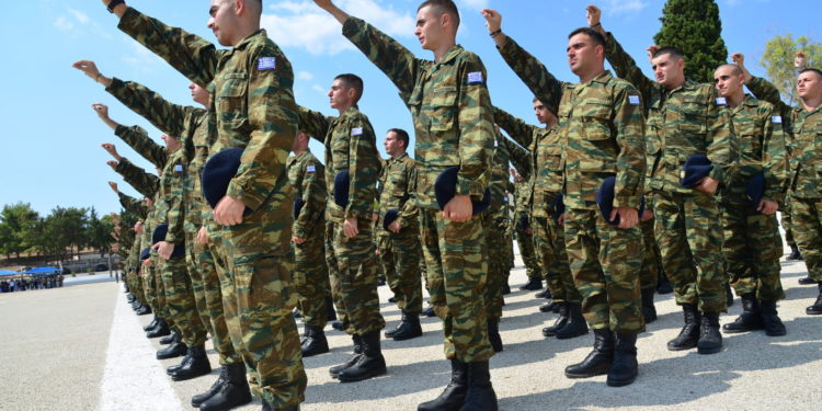 Θητεία: Eπιβράβευση για όσους κατατάσσονται αμέσως μετά το λύκειο