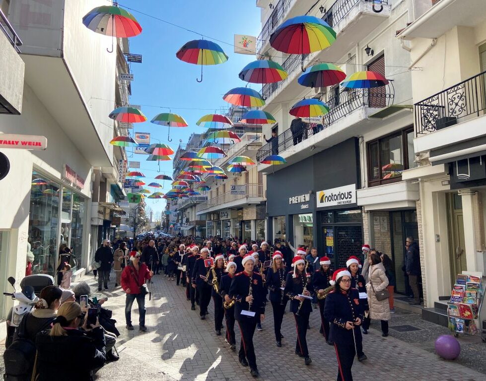 Tρίκαλα: Χριστουγεννιάτικη παρέλαση στην πρωτεύουσα των Χριστουγέννων (φωτο)