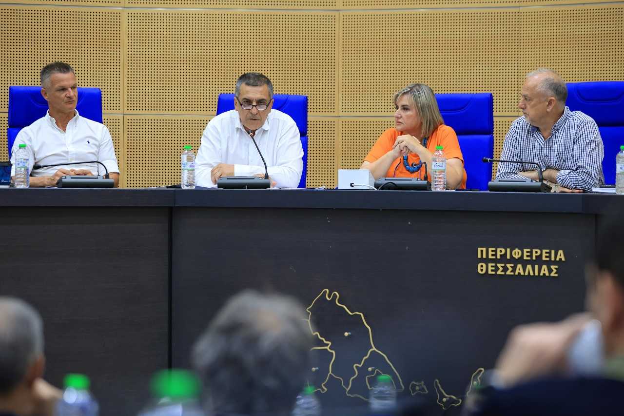 Η Περιφέρεια Θεσσαλίας μίσθωσε 237 λεωφορεία και 566 ταξί για την ασφαλή μεταφορά μαθητών