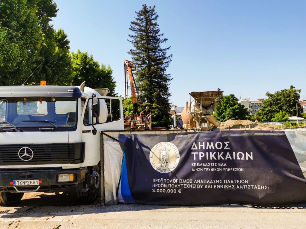Η Αρχαιολογική Υπηρεσία έστειλε την αστυνομία στα έργα της πλατείας