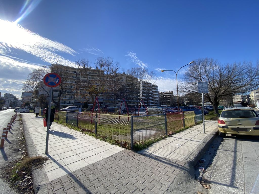 Πάρκο ετοιμάζει στην πλατεία των οδών Φιλελλήνων - Θεοδοσοπούλου ο Δ.Τρικκαίων