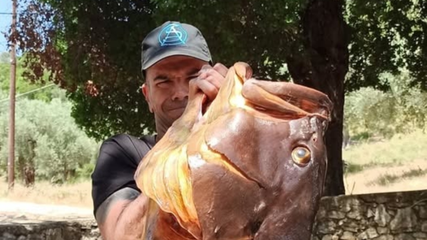 Ψαροντουφεκάς έβγαλε ροφό 27 κιλών