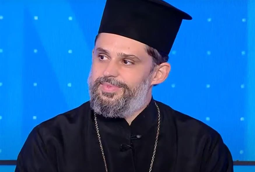"Γολγοθάς" για Tρικαλινό ιερέα - αστυνομικό: Περιμένει 10 μήνες την απόσπαση για να δει τα ανήλικα παιδιά του 