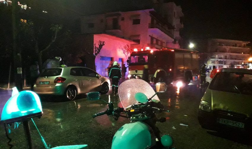 Tούμπαρε αυτοκίνητο στο κέντρο των Τρικάλων - Ελαφρά τραυματίστηκε η οδηγός 