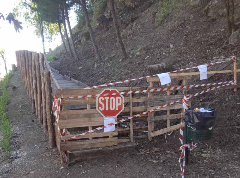Τρίκαλα: Κλειστός ο περιπατητικός διάδρομος προς τον Λόφο του Προφήτη Ηλία λόγω έλλειψης χρημάτων 