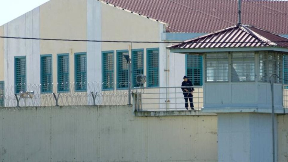 Στις φυλακές Τρικάλων κρατούμενοι της Χ.Α. - Ξεκίνησε η μεταγωγή τους από την ΓΑΔΑ 