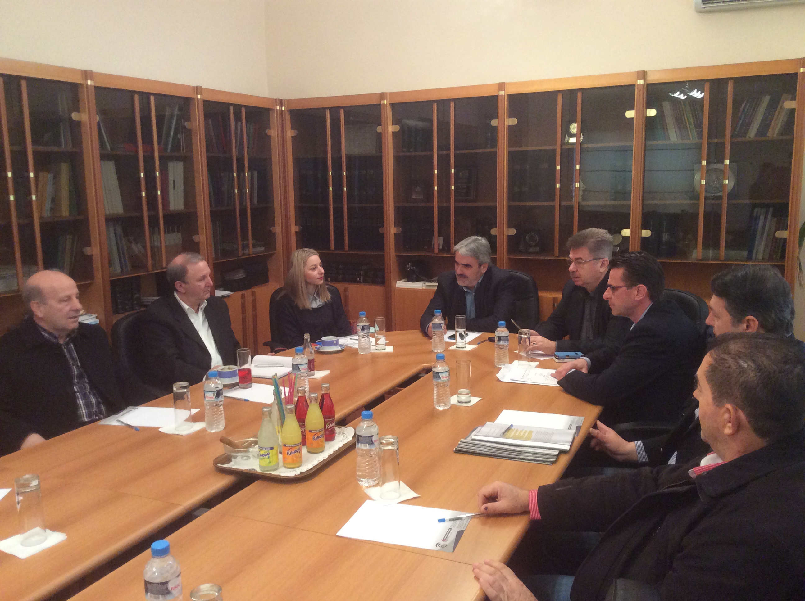 Με εκπροσώπους του εμπορικού κόσμου συναντήθηκαν οι βουλευτές του ΣΥΡΙΖΑ Τρικάλων