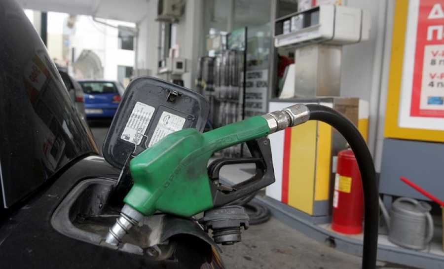 "Τσίμπησε" η τιμή της αμόλυβδης βενζίνης και στα Τρίκαλα 