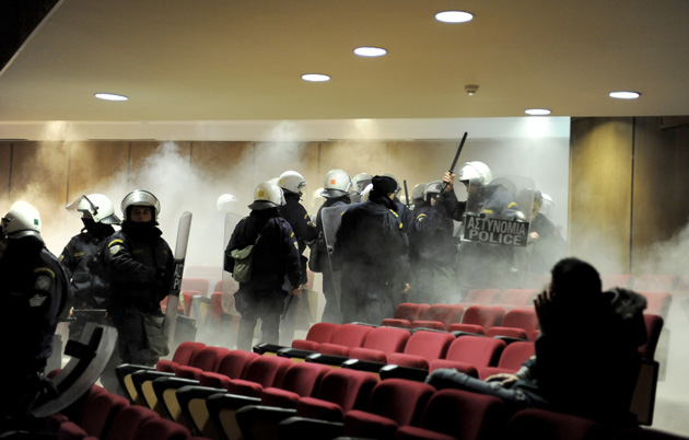 ΑΝΤΑΡΣΥΑ Τρικάλων: Χρυσή Αυγή και αστυνομία σε πλήρη συνεργασία!